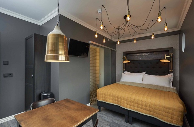 105 - A Townhouse Hotel