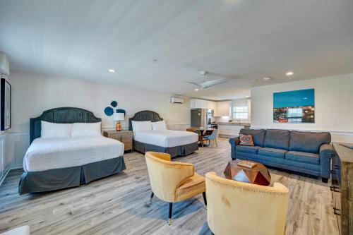 106 Queen Suite, 1st Floor Low Tide