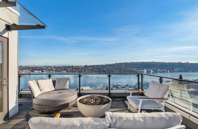 108 - Lake Union Townhouse