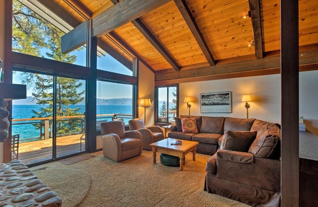 11 Mi to Palisades Tahoe Lakefront Home with View!