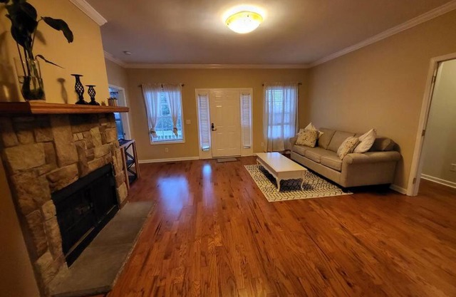 11. Spacious Lakeview home in Guntersville