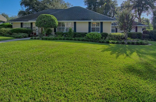 1107 SE 24th Terrace: 3 BR, 2 BA House in Ocala, Sleeps 6