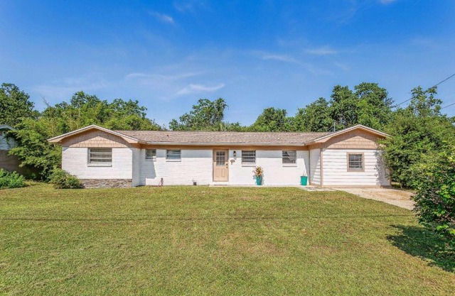 1133 Redwood Lane