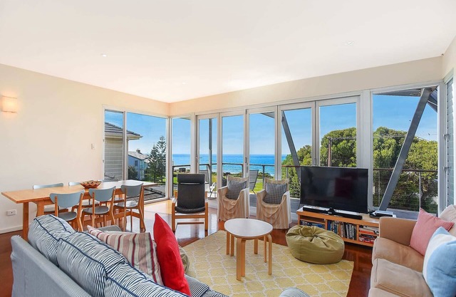 118 Seagull Ave - Large family home, with open plan living and sea views