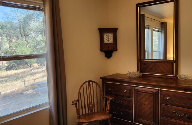12 acre Horse Property on private creek near to Yosemite National Park