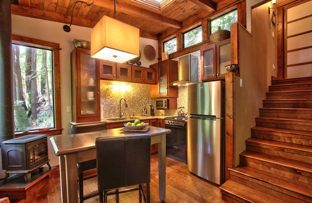 12 Miles South of Carmel in a Redwood Canyon! Perfect getaway in Big Sur!