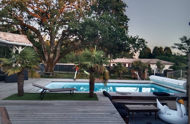 120m2 house 6personnes, in edge of forest with heated swimming pool