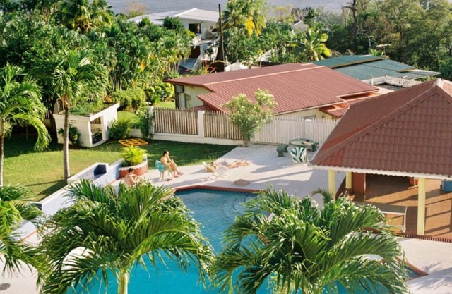 13-Bedroom Villa Near Town, Ideal for both couples and groups