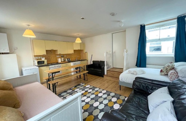 134 Kilburn road apartment