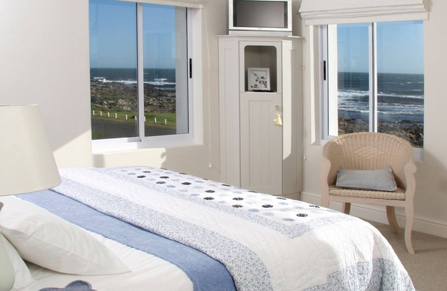 138 Marine Beachfront Guesthouse