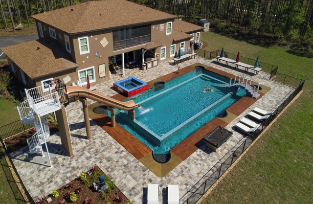 15 Bedroom Game-Filled Fun House on 10 Acres Near Orlando!