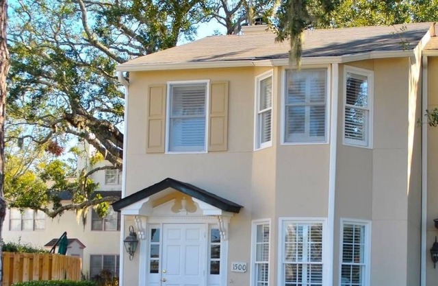 1500 Ocean Vacation Townhouse with Fireplace and Grill just steps to the beach by Redawning