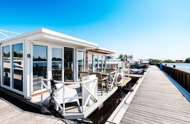 15mins to AMS | Rooftop Terrace | Free parking | Self check-in