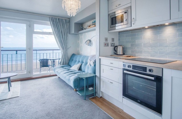17 Beach Court - 2 Bed Apartment - Saundersfoot
