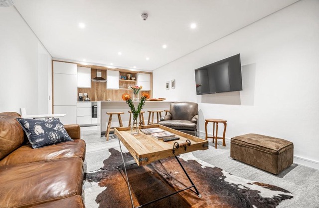 17 Marine - 2 Bedroom Garden Apt104