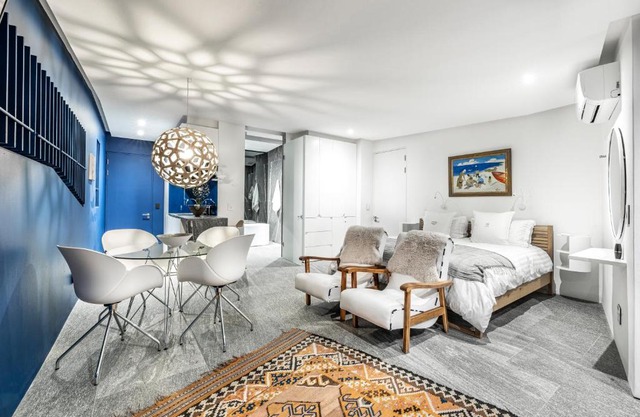 17 Marine, Designer SOLAR powered Apt