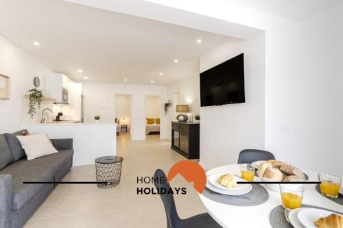#170 Pateo Flat by Home Holidays