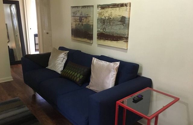 1715 1F · Comfy Family Friendly/Parking Avail-20Min to NYC
