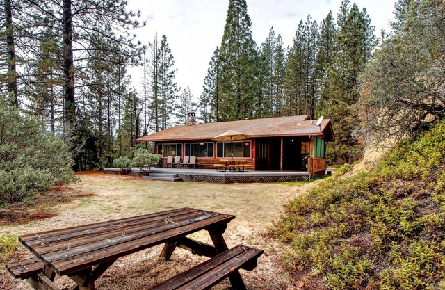 (17A) Longview at The Redwoods In Yosemite