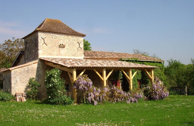 18th Century Cottage Farmhouse with Beautiful View of Dordogne River Valley
