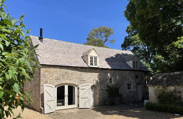 18th Century Grade II Listed Coach House