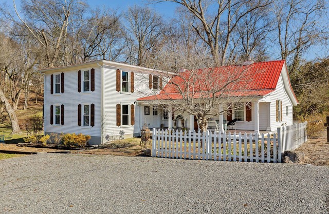 1900 Farmhouse