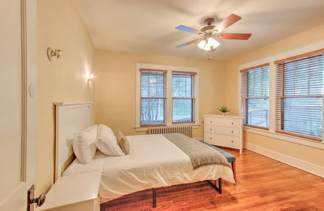 1903b (upstairs) · Timeless 1927 Craftsman Cooper Young Guest Quarter