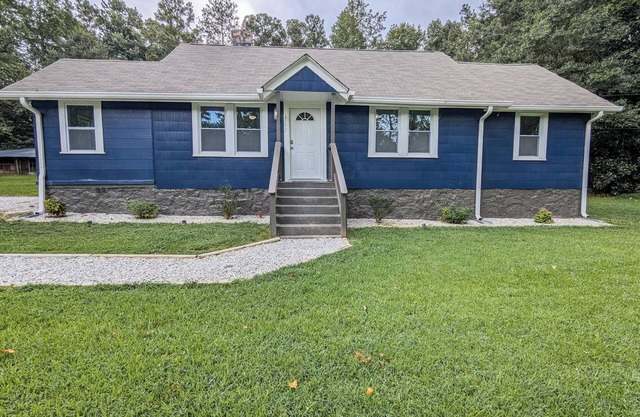 1940s Ranch : 2023 Modern Suburban Living : 25 min to DWTN ATL : Family Friendly