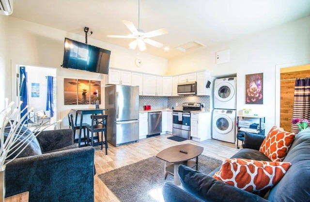 1A- Coolidge AZ 1bd fully furnished w amenities 1A heated pool year round