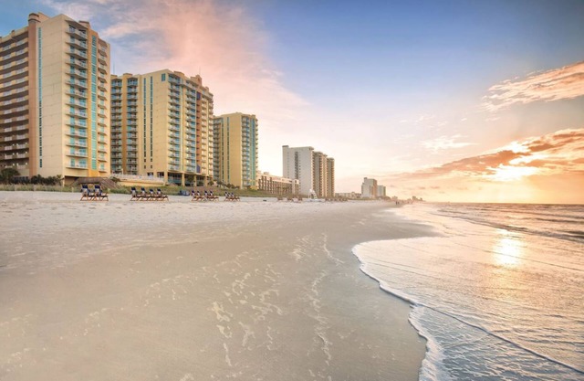 1BD w/Full Kitchen, Jetted Tub, W/D, FREE PARKING, NO RESORT FEES!