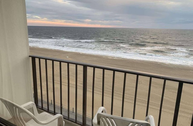1BR Boardwalk Stay/Ocean Views