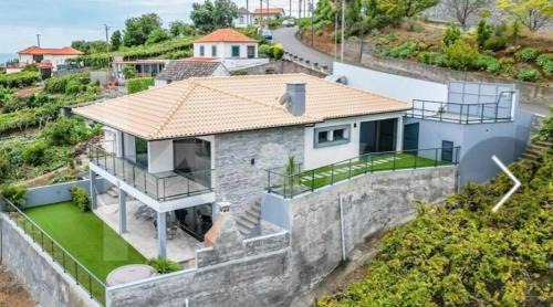1BR House - Garden & Hot Tub - Estreito da Calheta