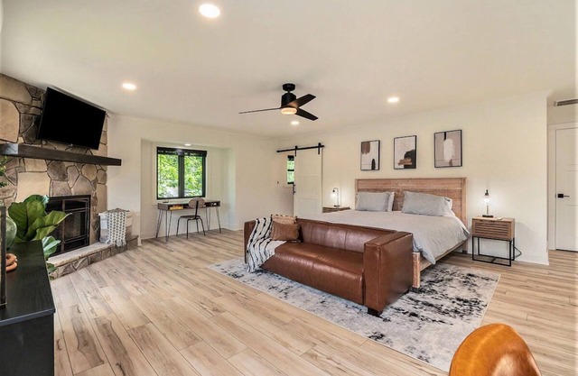 1BR Loft Lake Chatuge Loft w/Mountain Views! Full Kitchen, Washer/Dryer & Desk!