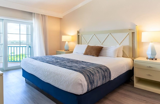 1BR Suite w/Balcony Overlooking the Bay – Bayfront Stay! Free Parking | Pool