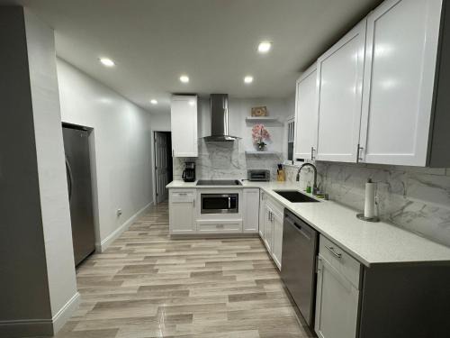 1st floor apt 3 bed/2 bath in downtown orlando