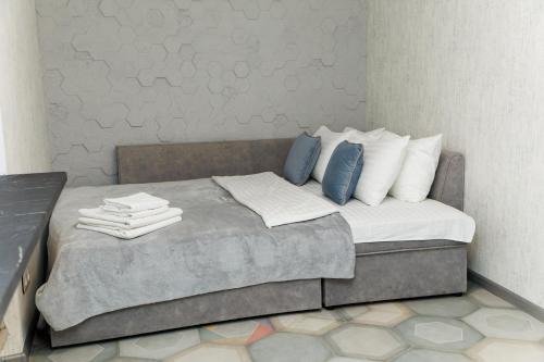 2 кімнатні квартири на Каштановій Алеї. Мережа AlexApartments. Безконтатне заселення 24/7