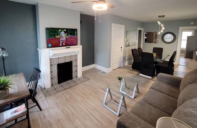 2.0 Cozy 2Bed/1Bath Duplex in Downtown Dayton