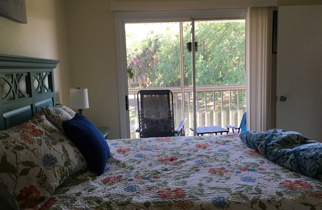 2/2 clean updated second floor includes WiFi ,tv package ,utilities.