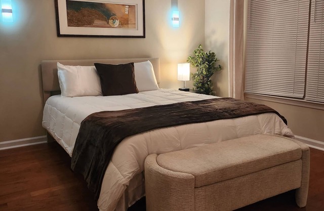 2,298Sqft-King Bed-BBQ-Gbps-W/D