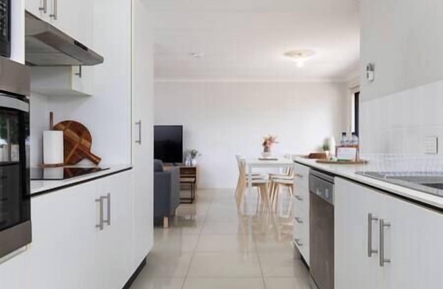 2 Bdr Apt! Aircon! Parking! GST Credits! 6BS2