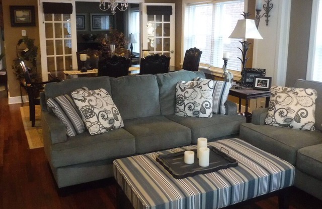 2 Bdr-On the Plaza -1/2 Block from Fountain! 2 Blk to Nelson Art Gallery!