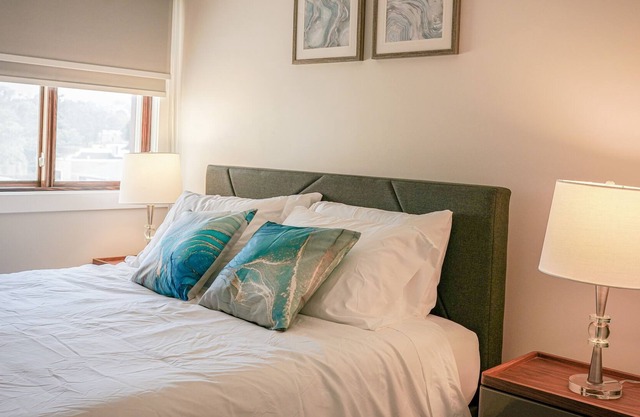 2 bed 2 bath. Free street parking