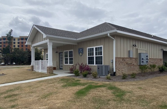 2 bed, 2 bath new Cottage with beautiful amenities.