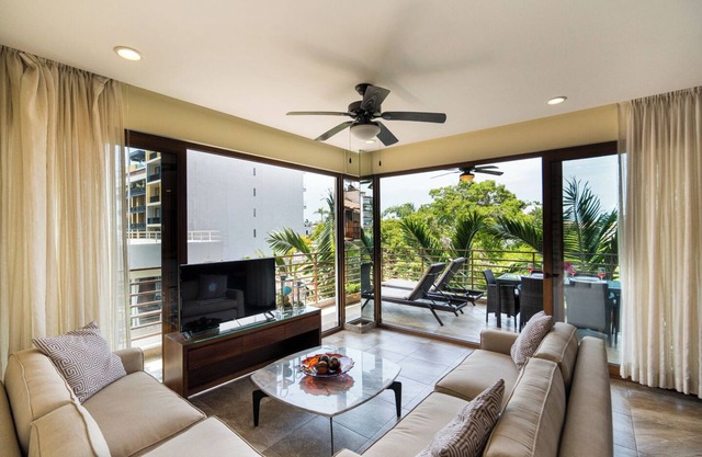 2 Bed 2 Bath Partial Ocean View Corner Suite · R104