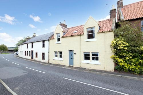 2 bed Haywood Cottage with garden
