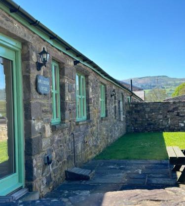 2 Bed House - Sleeps 4 - Fishing - Parking - Patio