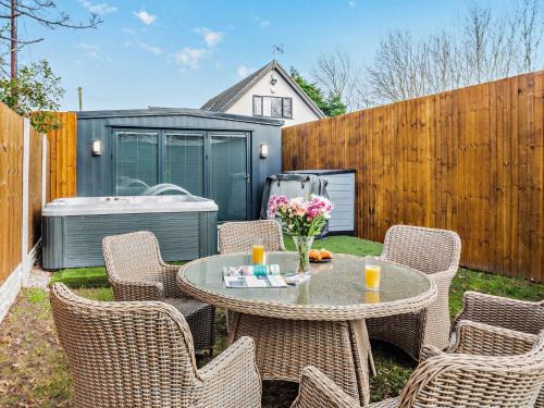 2 Bed in Kinmel Bay 94036
