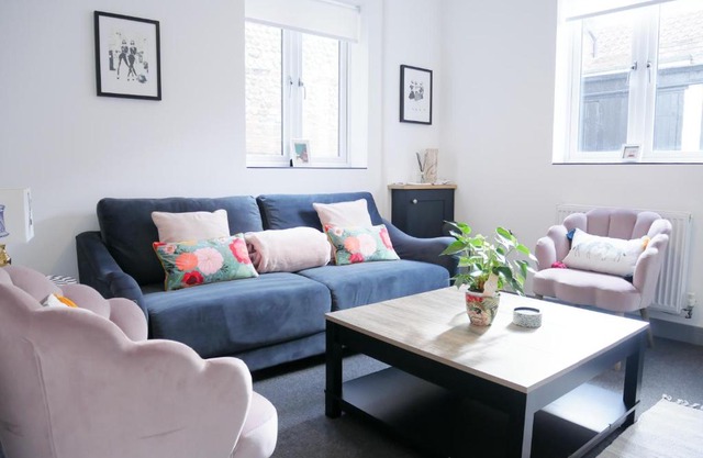 2 bed luxury duplex apartment in heart of Holt