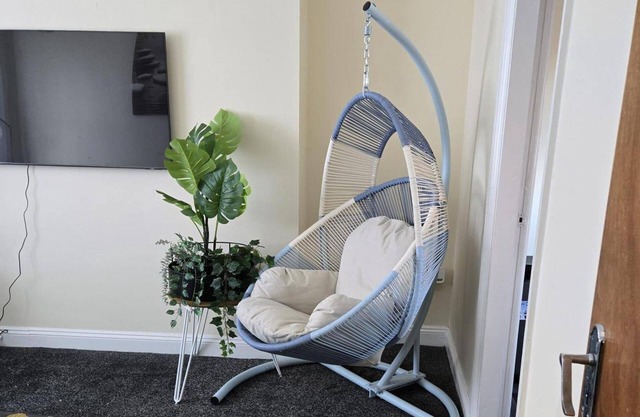2 Bed - Sleeps 6 - Private Balcony - City Centre