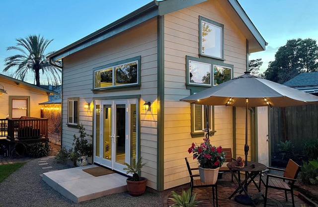 2-Bed Tiny Home Retreat in Urban Oasis — Kolibrie Huis Near SF & Lake Merritt